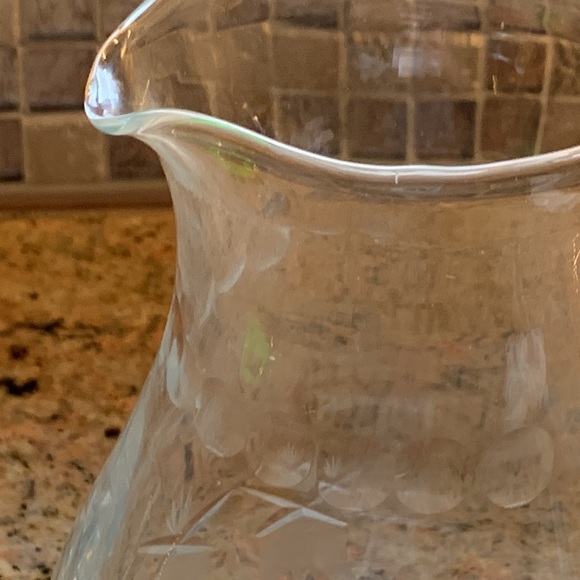 PEAR shaped PITCHER- CRYSTAL pitcher 
Hand-blown and flower etched. - Picture 2 of 10
